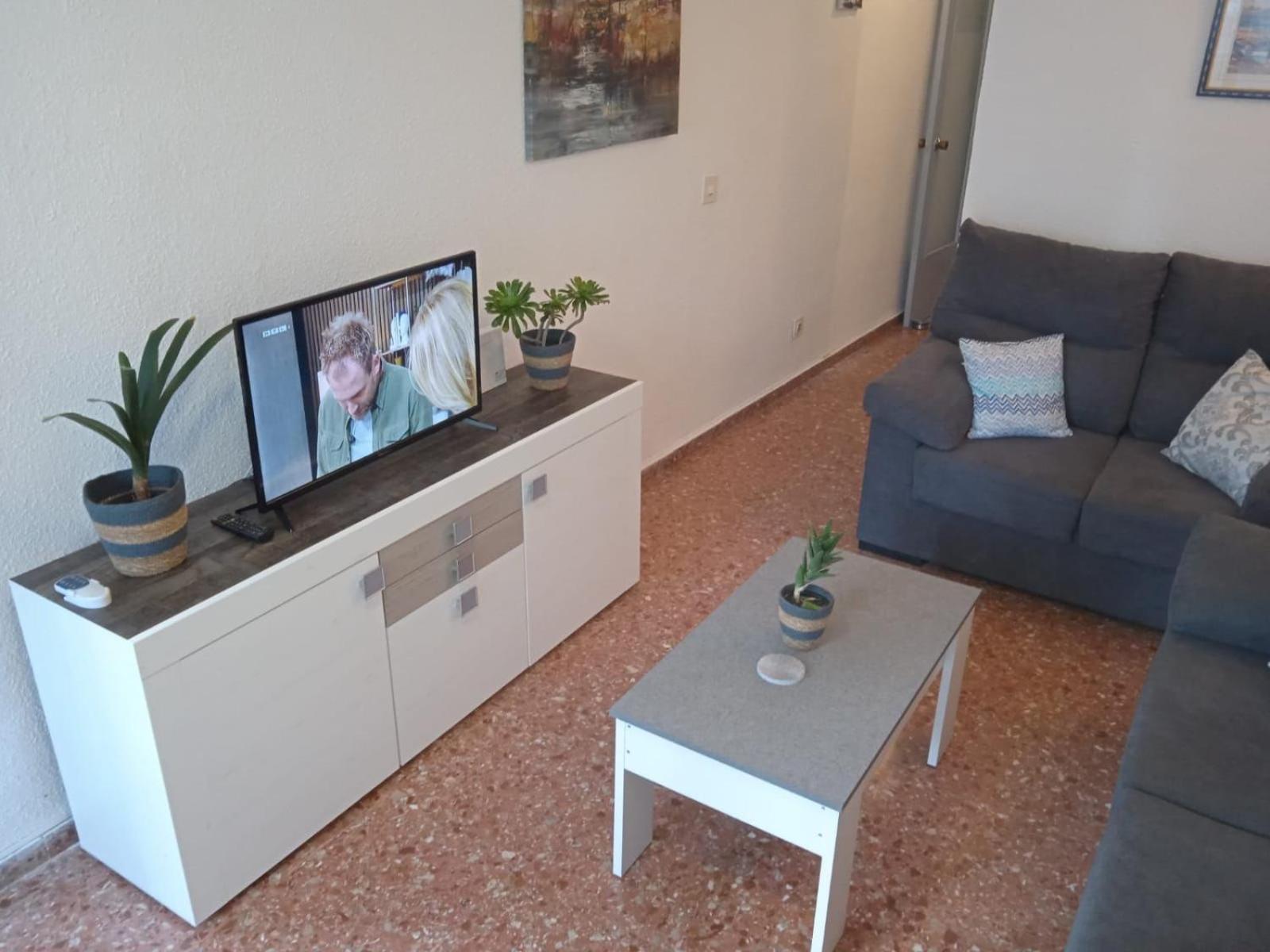 Edificio Gijon Newly Renovated Two-Bedroom Apartment Бенидорм Экстерьер фото